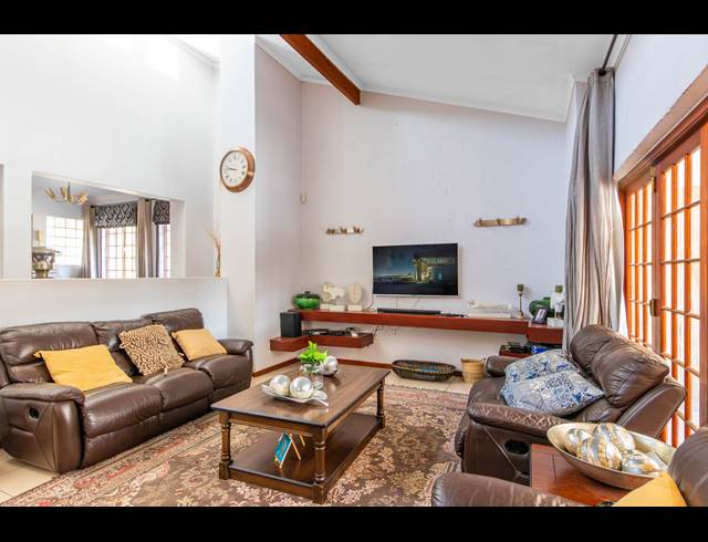 4 BEDROOM HOUSE FOR SALE IN NORTH RIDING AH